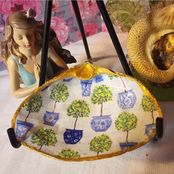 DECOUPAGE LEMON TREE CLAM SHELL - Picture 1 of 8